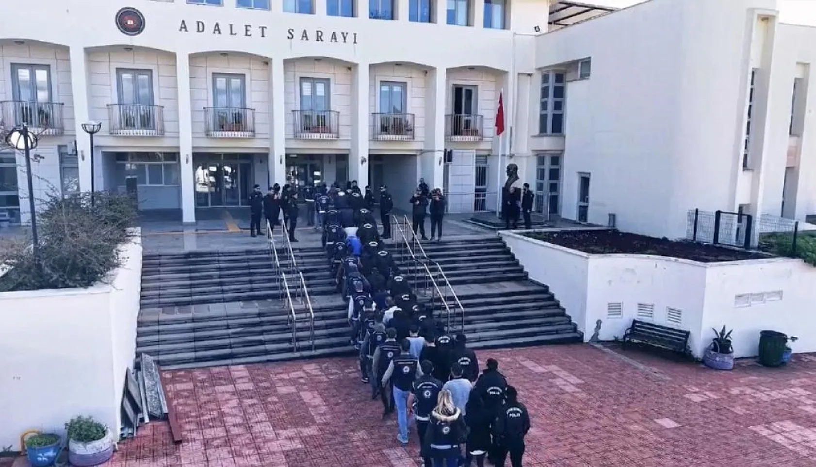 Bodrum'da 19 mültecinin öldüğü bot faciasına 12 tutuklama