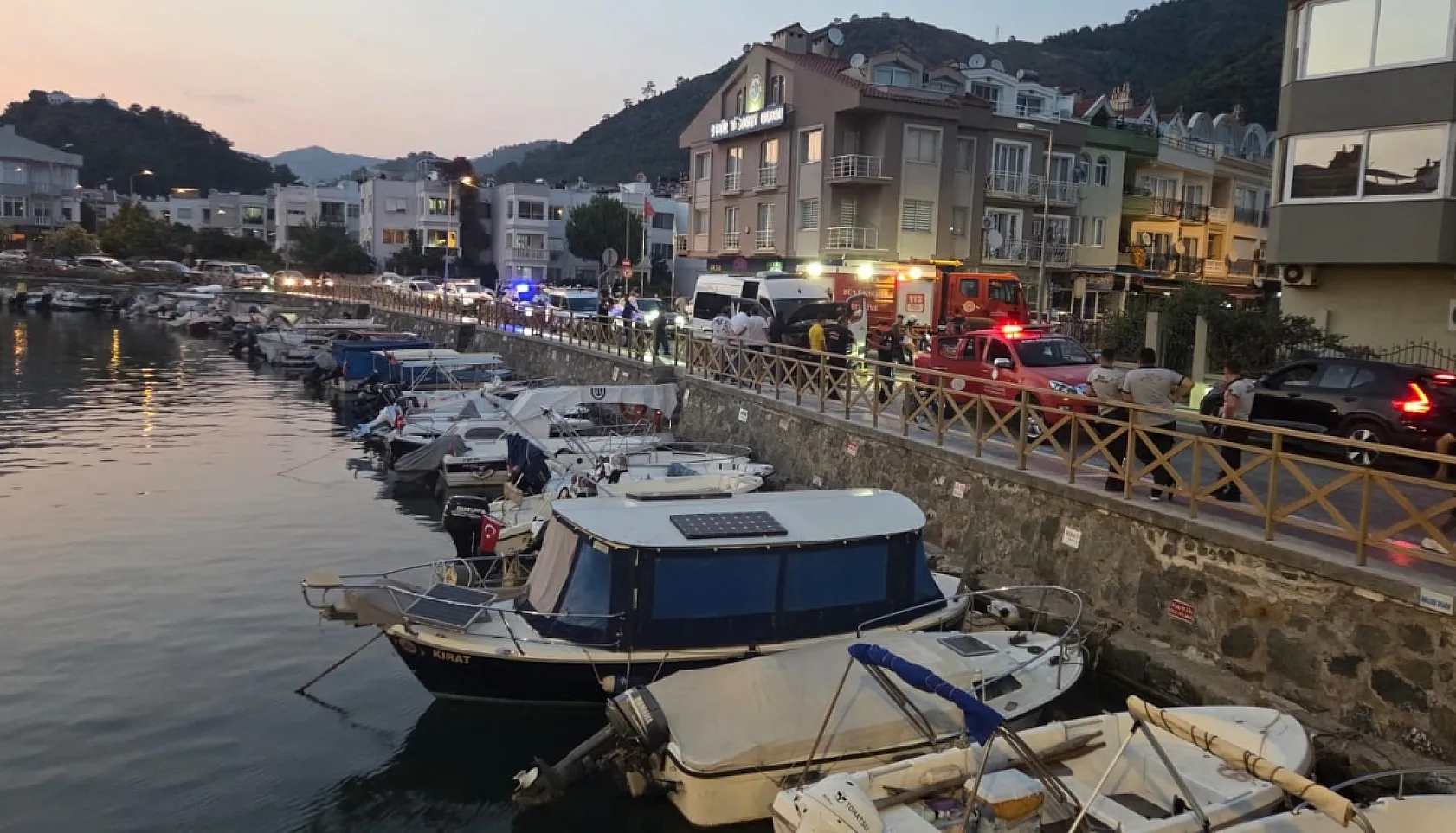 Marmaris'te minibüs yandı, can kaybı ve yaralı yok