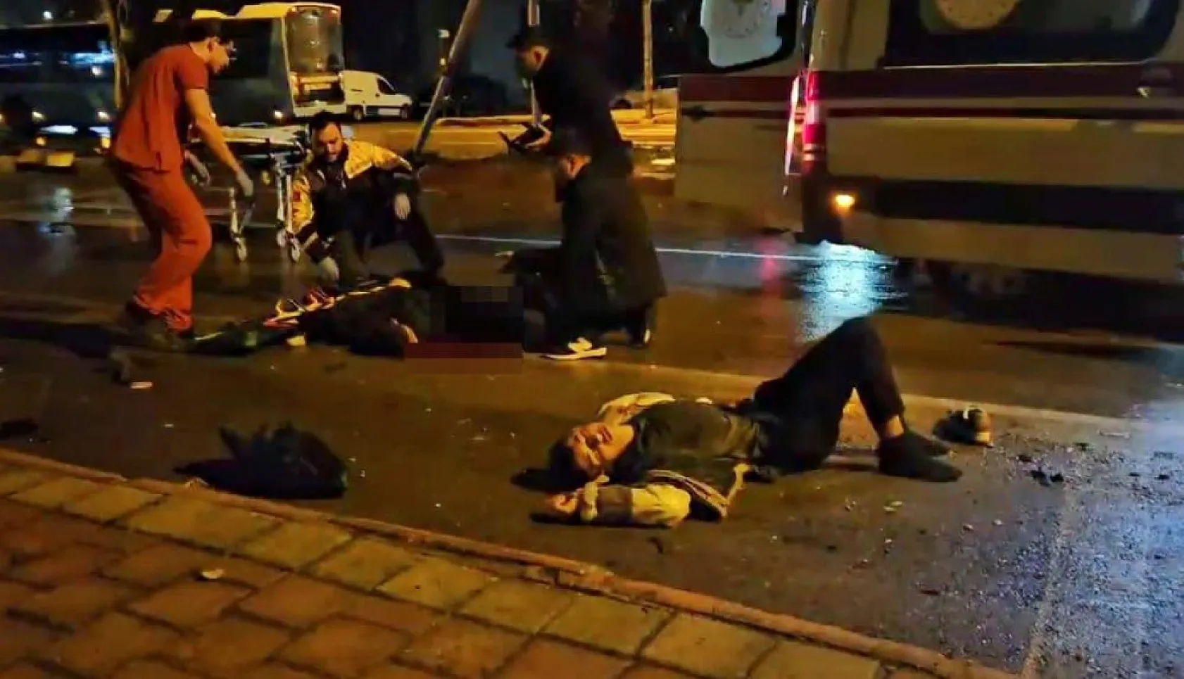 Takla atan araçtan gençler yola savruldu, arkadaşı 'Onlara bir şey olmasın ben öleyim' diye ağladı