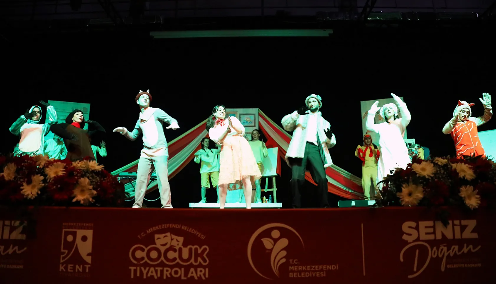 Menteşe Belediye Tiyatrosu uluslararası festivalde sahne aldı