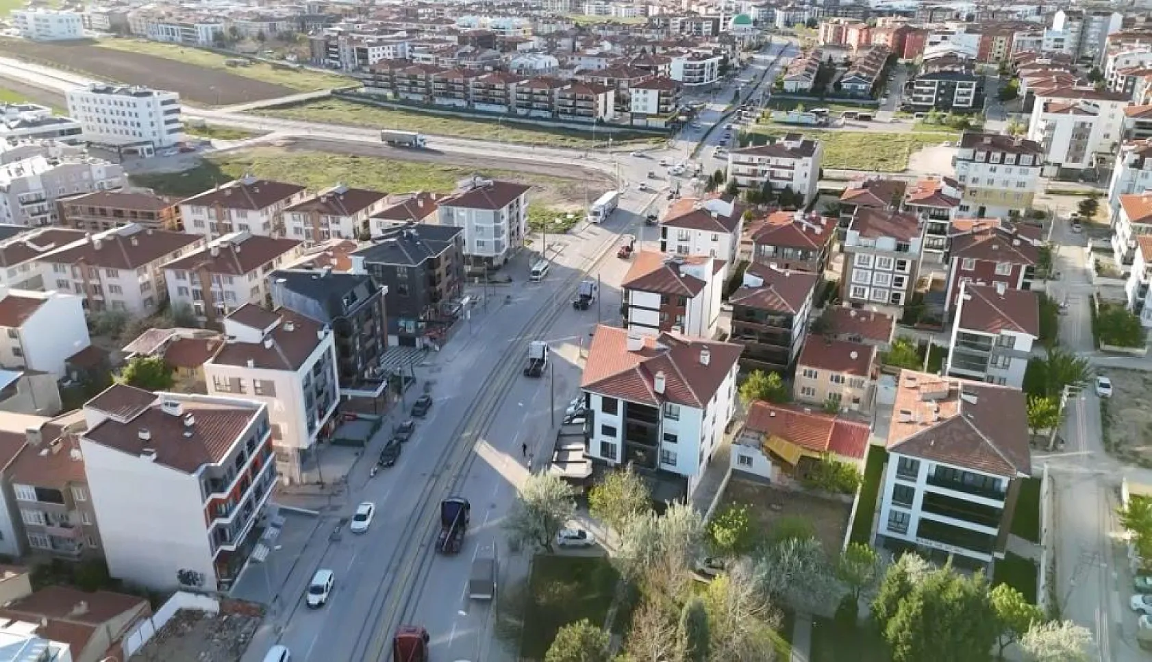 Şehirde ne olduğunu anlamadılar! Düğün konvoyu görenleri şaşkına çevirdi