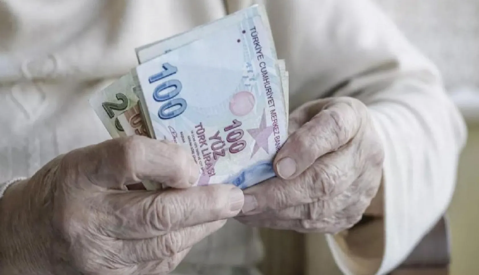 Emekli'ye Kasım'da 18 Bin Lira Müjdesi Gerçek mi? Hesaplara yatırılıyor iddiası!