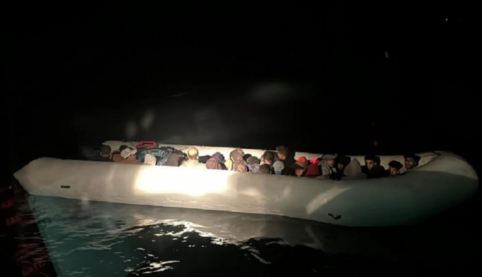 Bodrum açıklarında 60 düzensiz göçmen yakalandı