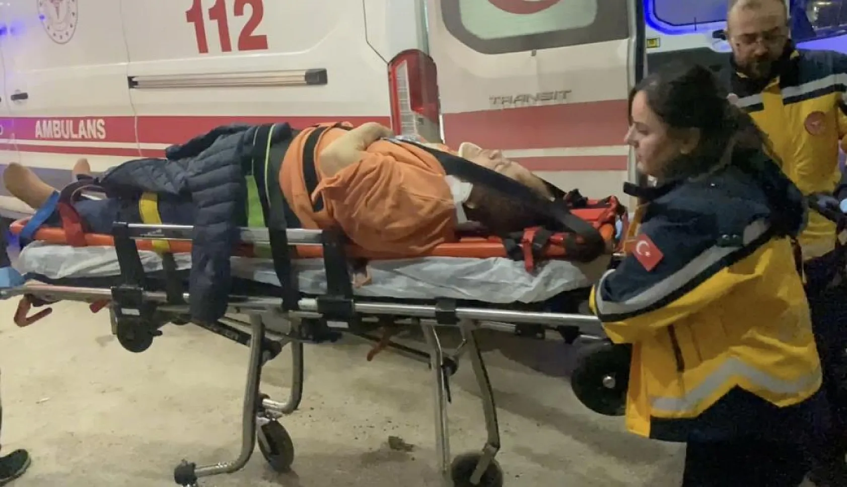Karnavaldan dönen vatandaşları taşıyan otobüs yan yattı: 23 yaralı