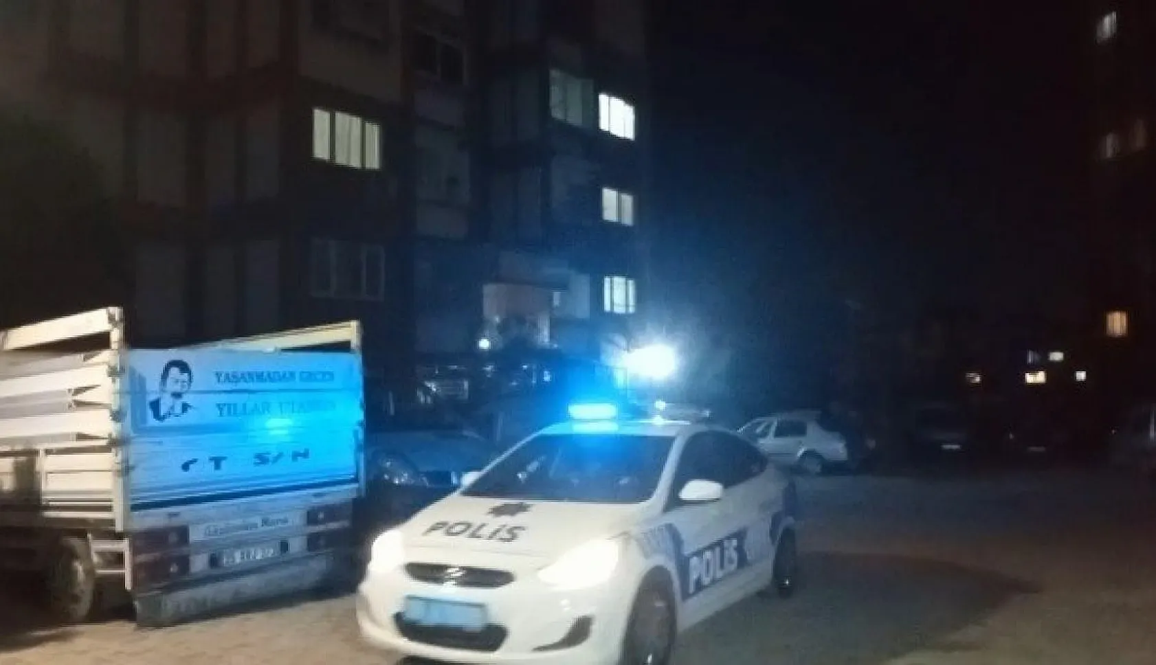 Yardım ettiği kadın tarafından tabancayla vurulan polis yaralandı
