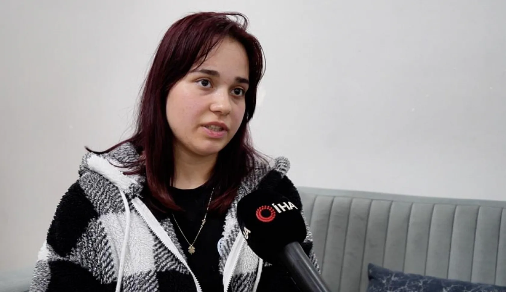 Sosyal Medyada Büyük Tuzak! Genç Kız Telefon Çekilişiyle Dolandırıldı