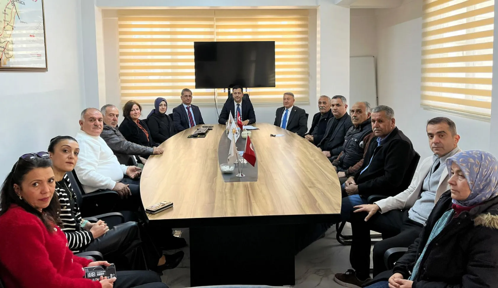 Laçin, Ayağının Tozuyla Teşkilatları Ziyaret Etti
