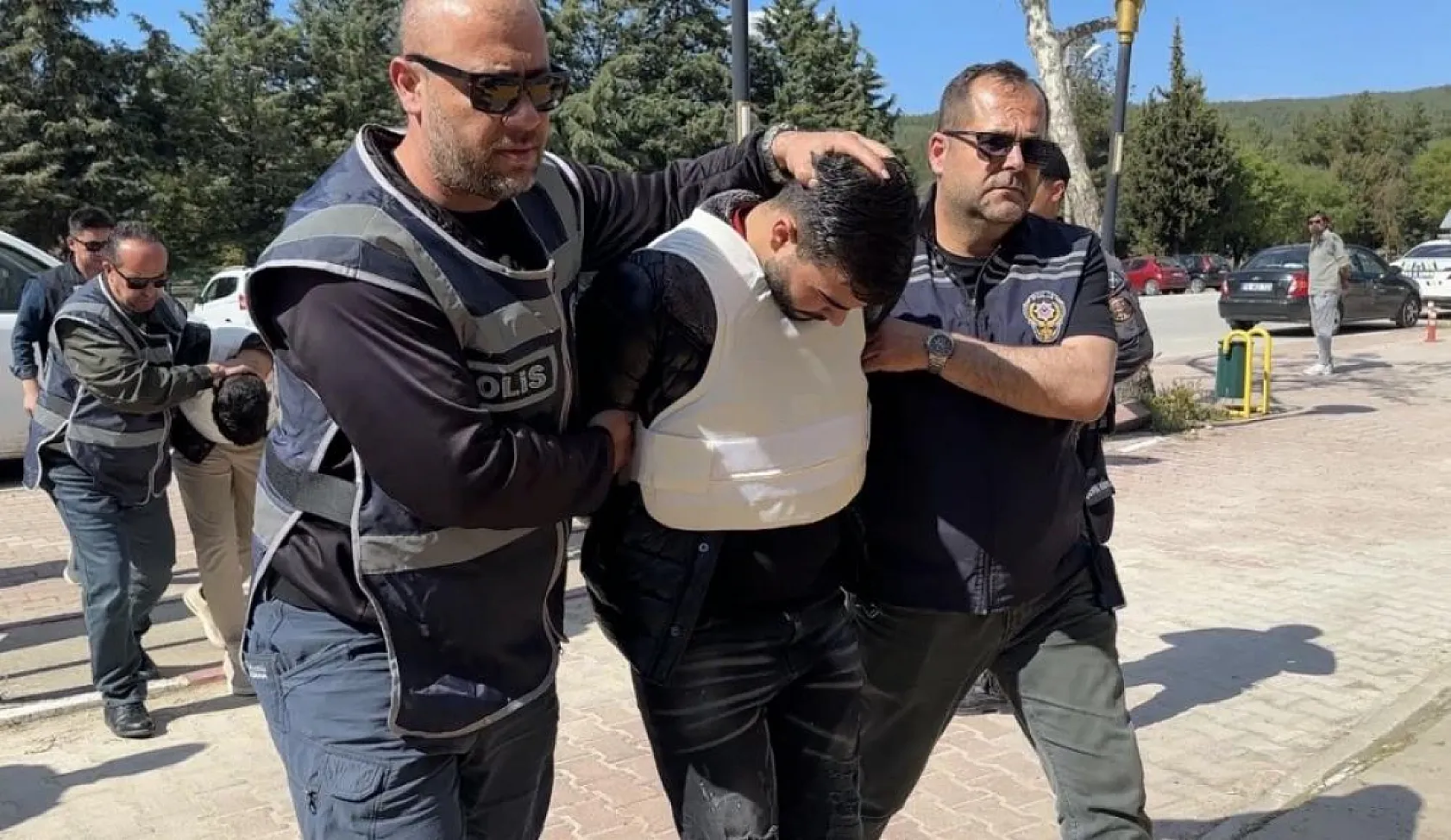 Kübra Yapıcı'nın katil zanlıları adliyeye sevk edildi