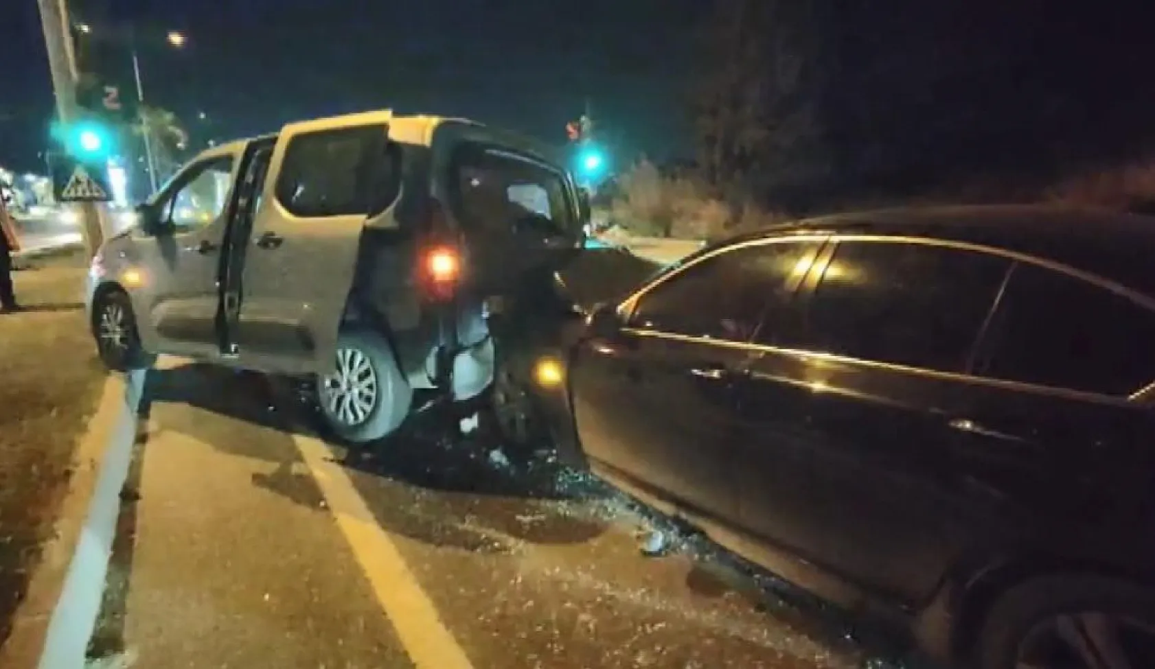 Kuşadası'nda trafik kazası: 4 yaralı