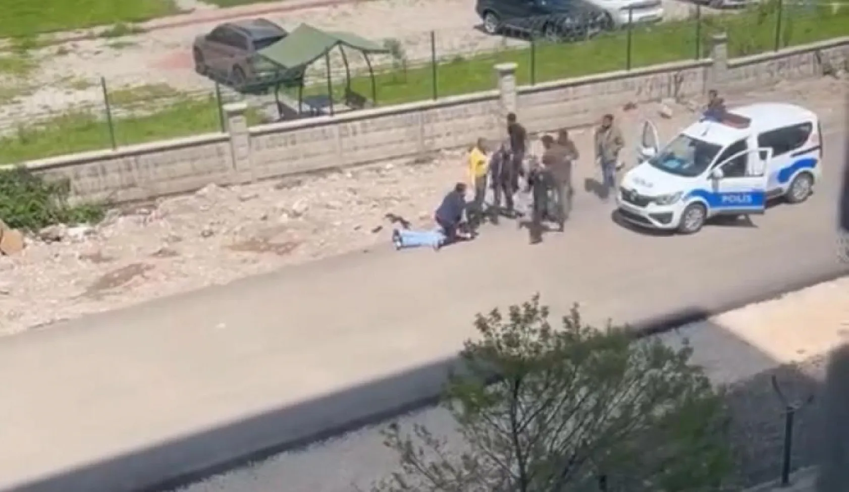 Okul çevresinde peş peşe silah sıkıldı, öğrenciler ve veliler korku dolu anlar yaşadı