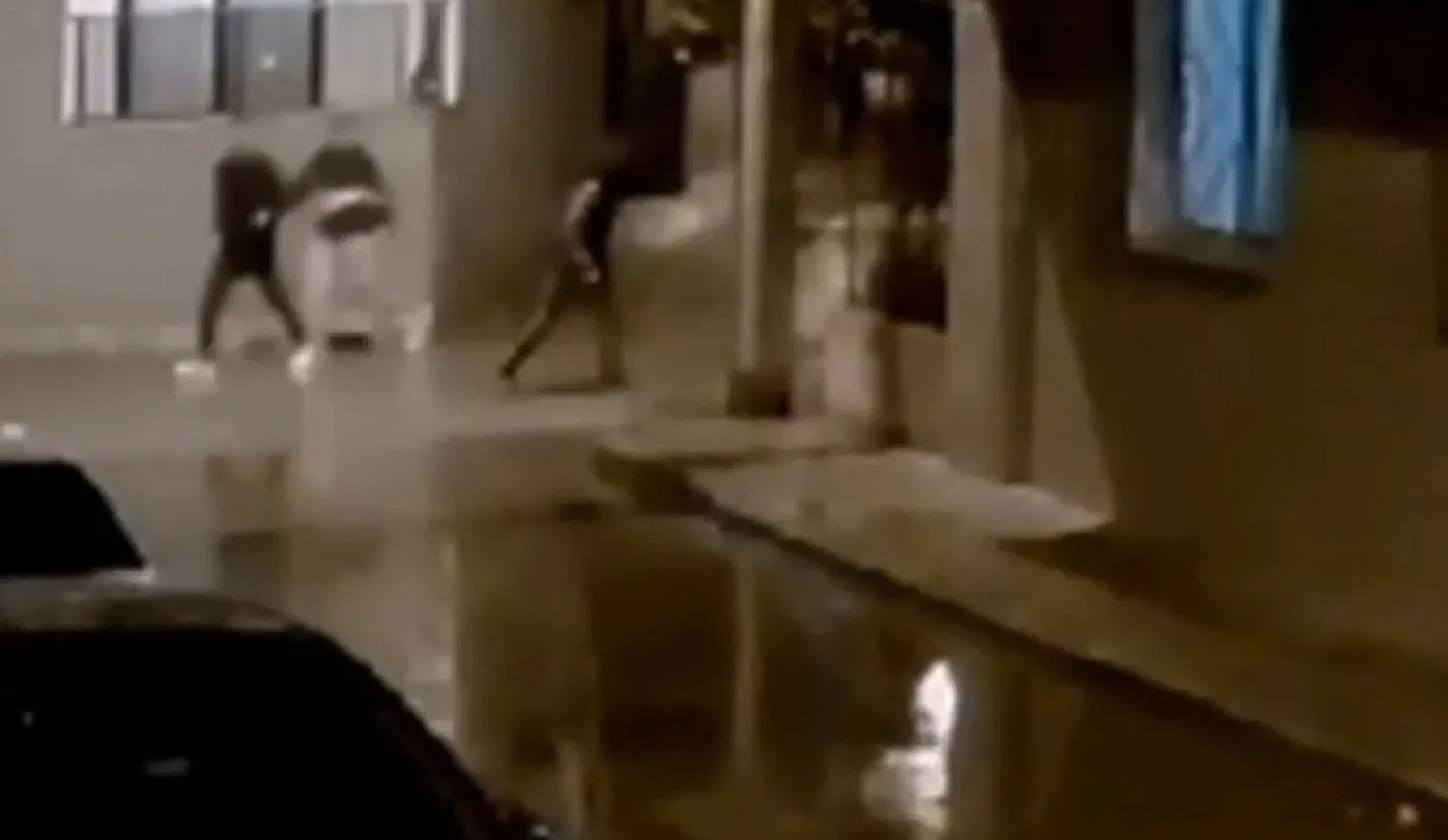 Sarkıntılık iddiasıyla 5 kişi saldırıp bıçakla ağır yaraladılar