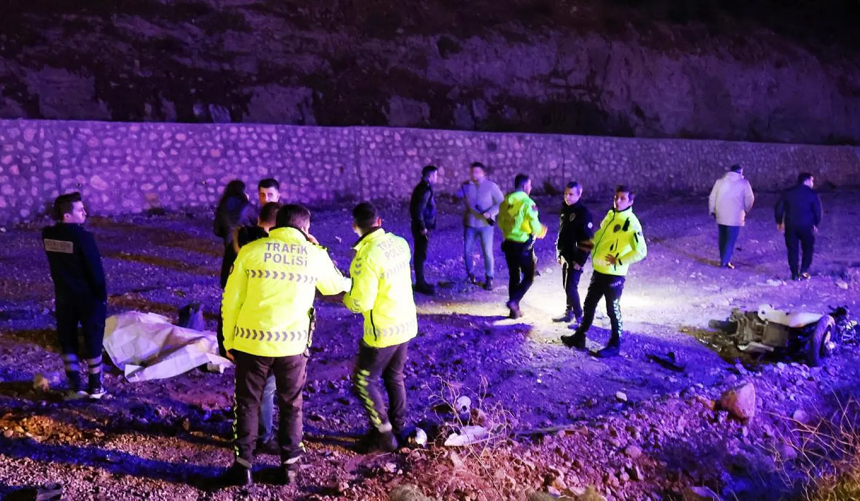 Feci kazada motosikletli genç kız can verdi: 1 ölü