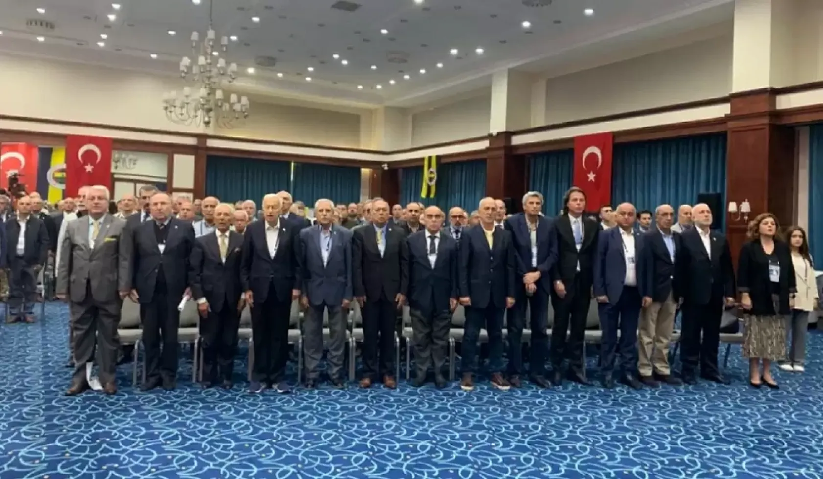 Fenerbahçe'de YDK Toplantısı, Maçın Suudi Arabistan'da oynanaması için önerge kabul edildi