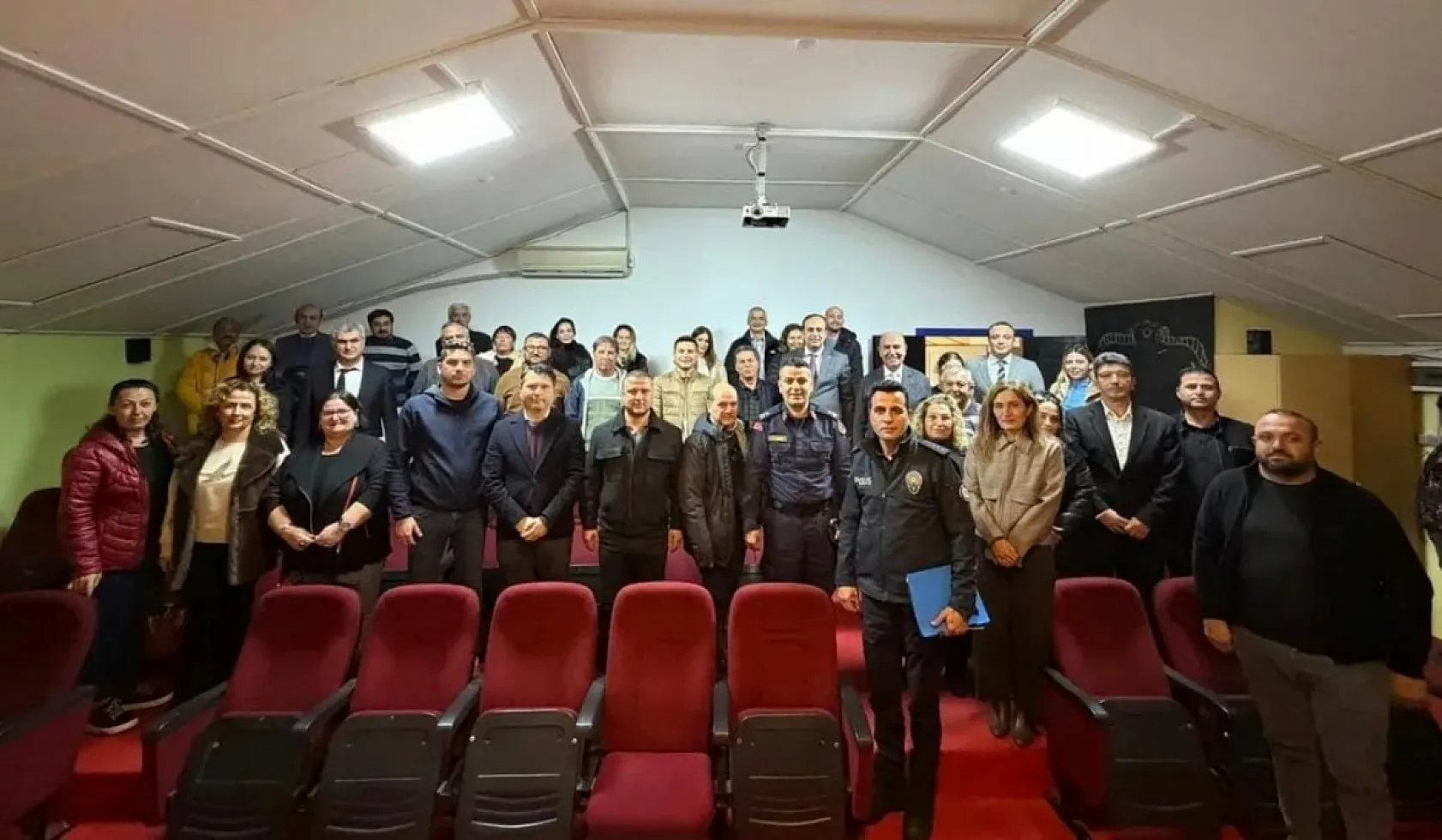 Datça'da 'Gençlik sizin eseriniz' konulu bilgilendirme toplantısı yapıldı