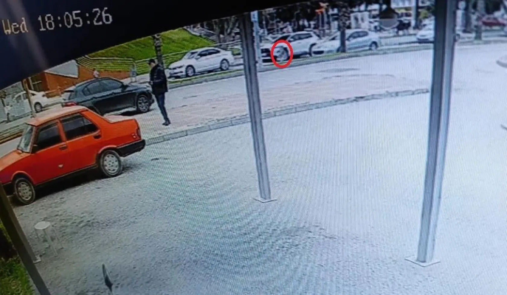 Antalya'da yürekleri ağza getiren kaza: Yola fırlayan 5 yaşındaki çocuğa otomobil çarptı