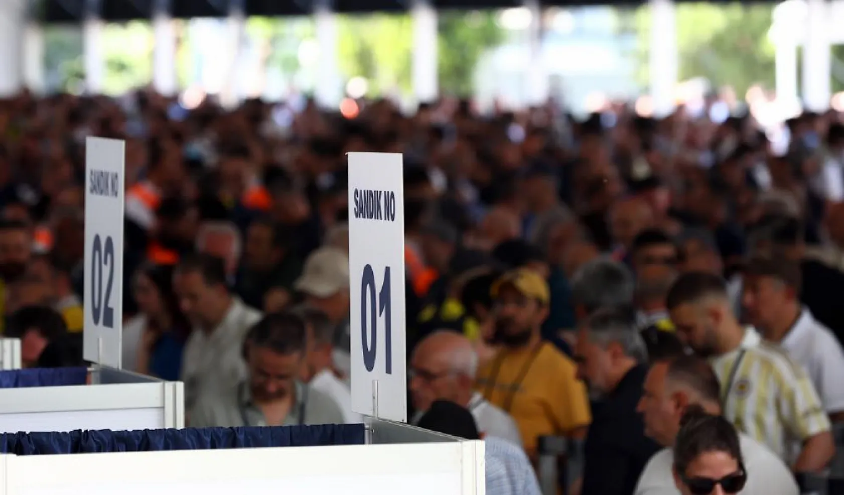 Fenerbahçe'de oy kullanma işlemi başladı
