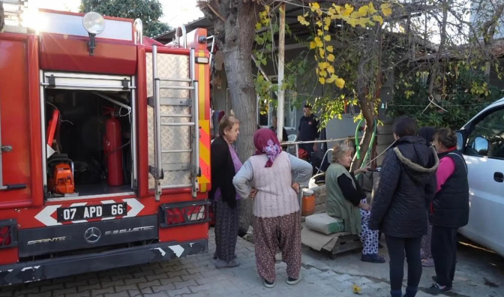 Dinamodaki arızayı gidermek için girdiği kuyuda mahsur kaldı