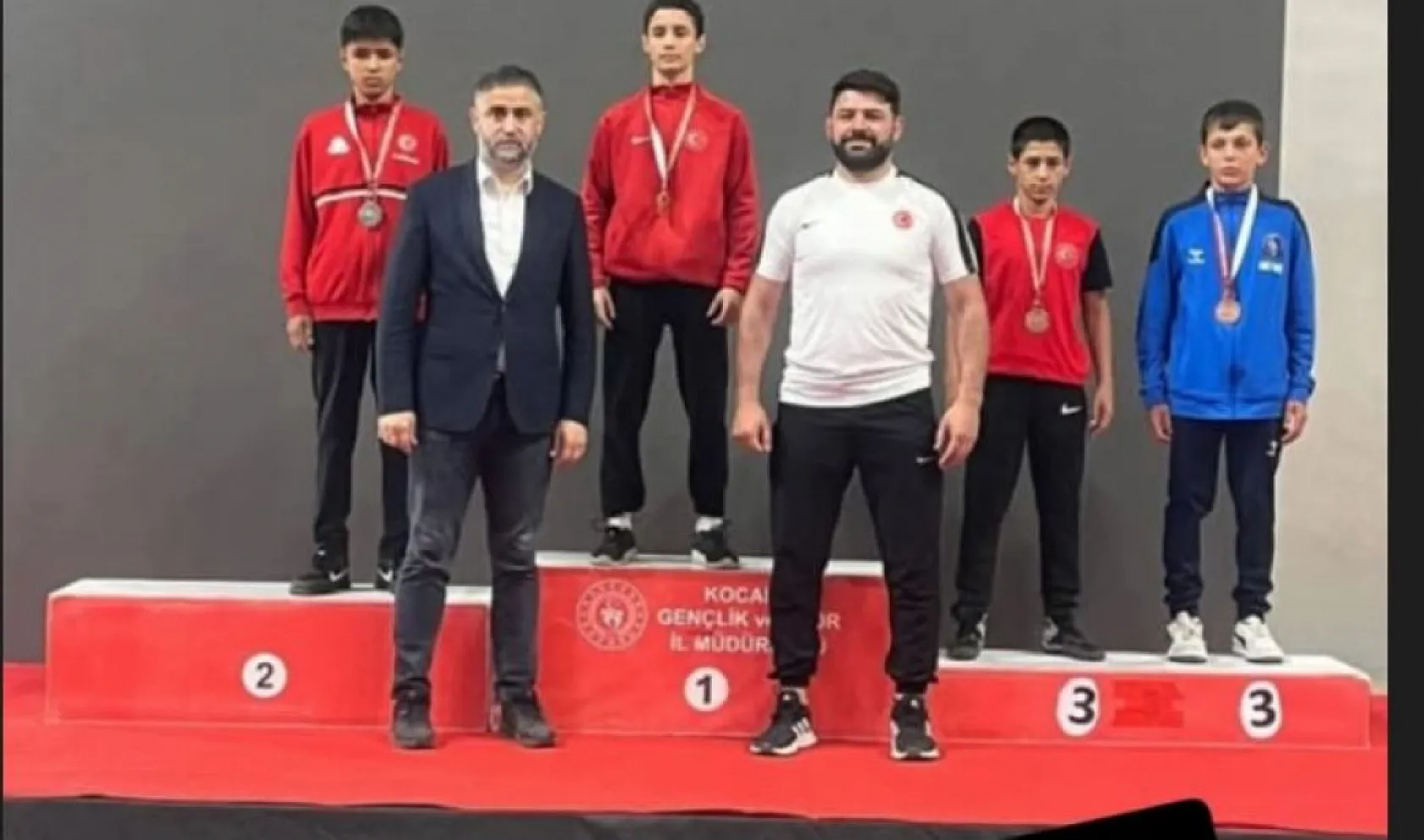 Fethiyeli Güreşçilerden Türkiye Şampiyonasında çifte gümüş madalya