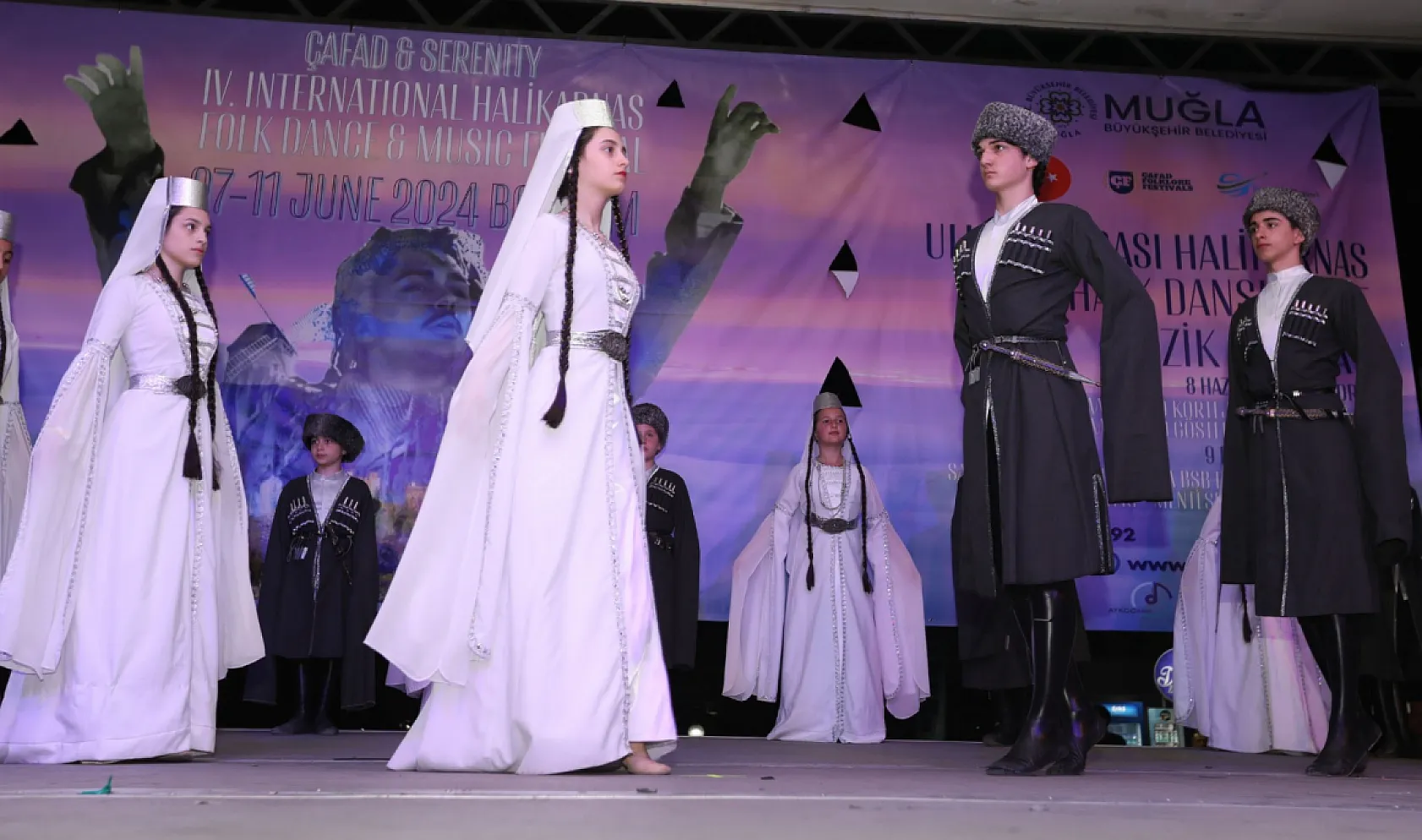 4. Uluslararası Halikarnas Halk Dansları ve Müzik Festivali Coşkuyla Kutlandı