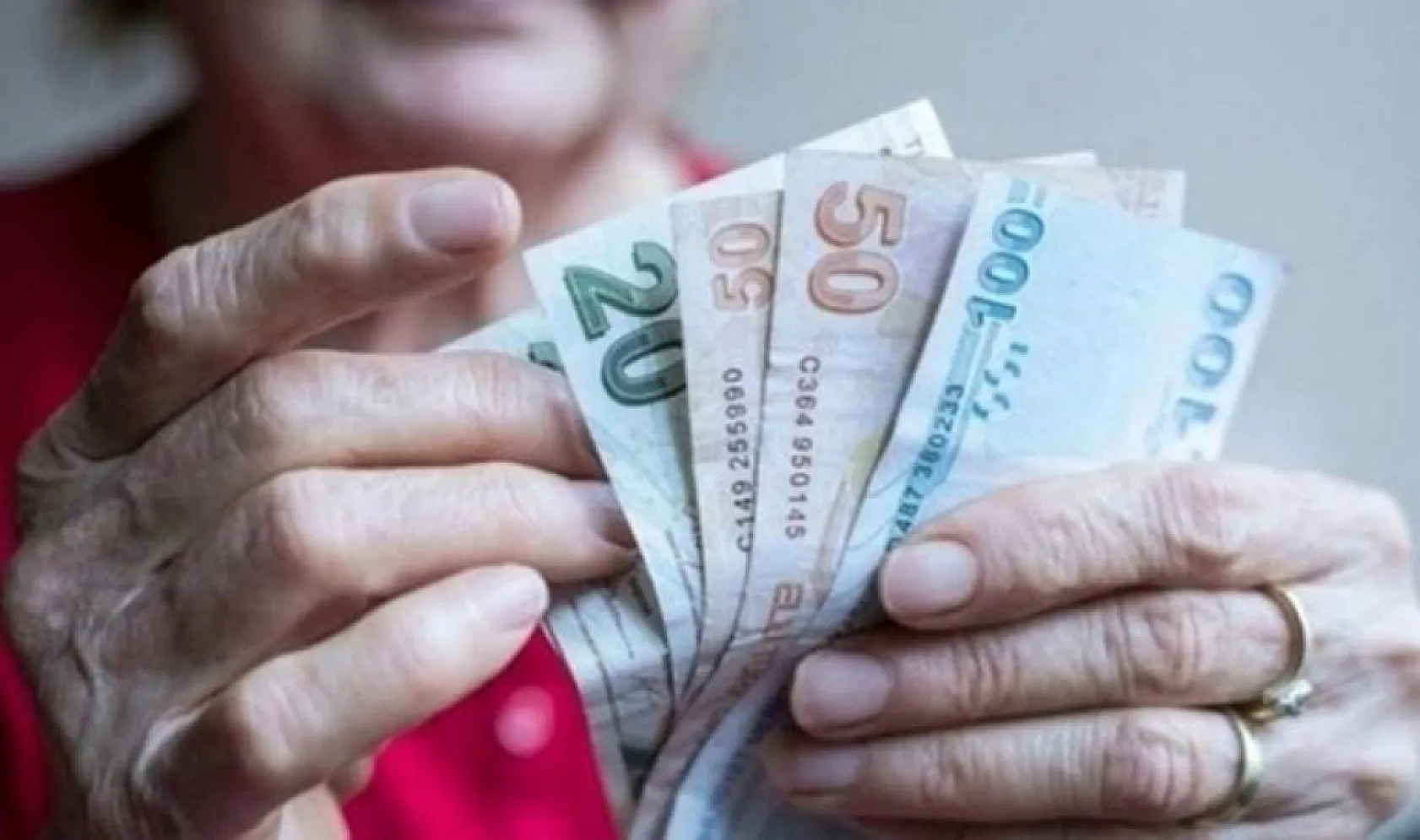 Emekli maaş farklarının yatacağı tarih netleşti, işte SGK'dan resmi açıklama