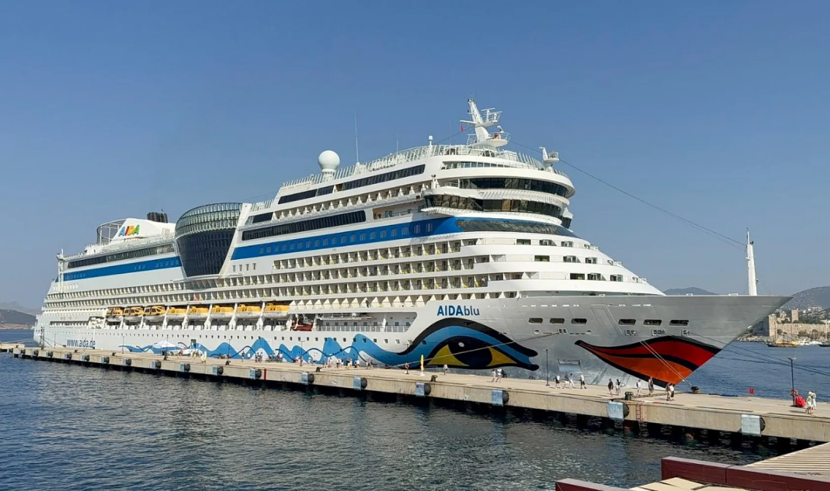 'Aidablu' kruvaziyeri Bodrum'a 2 bin 349 turist getirdi