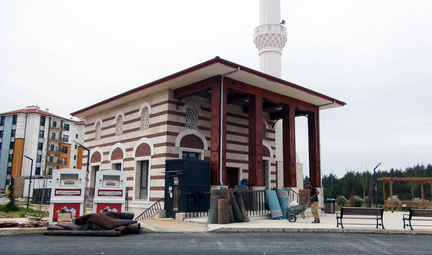 Akçaova TOKİ Camisinde eksikler gideriliyor, ibadete açılış yakın