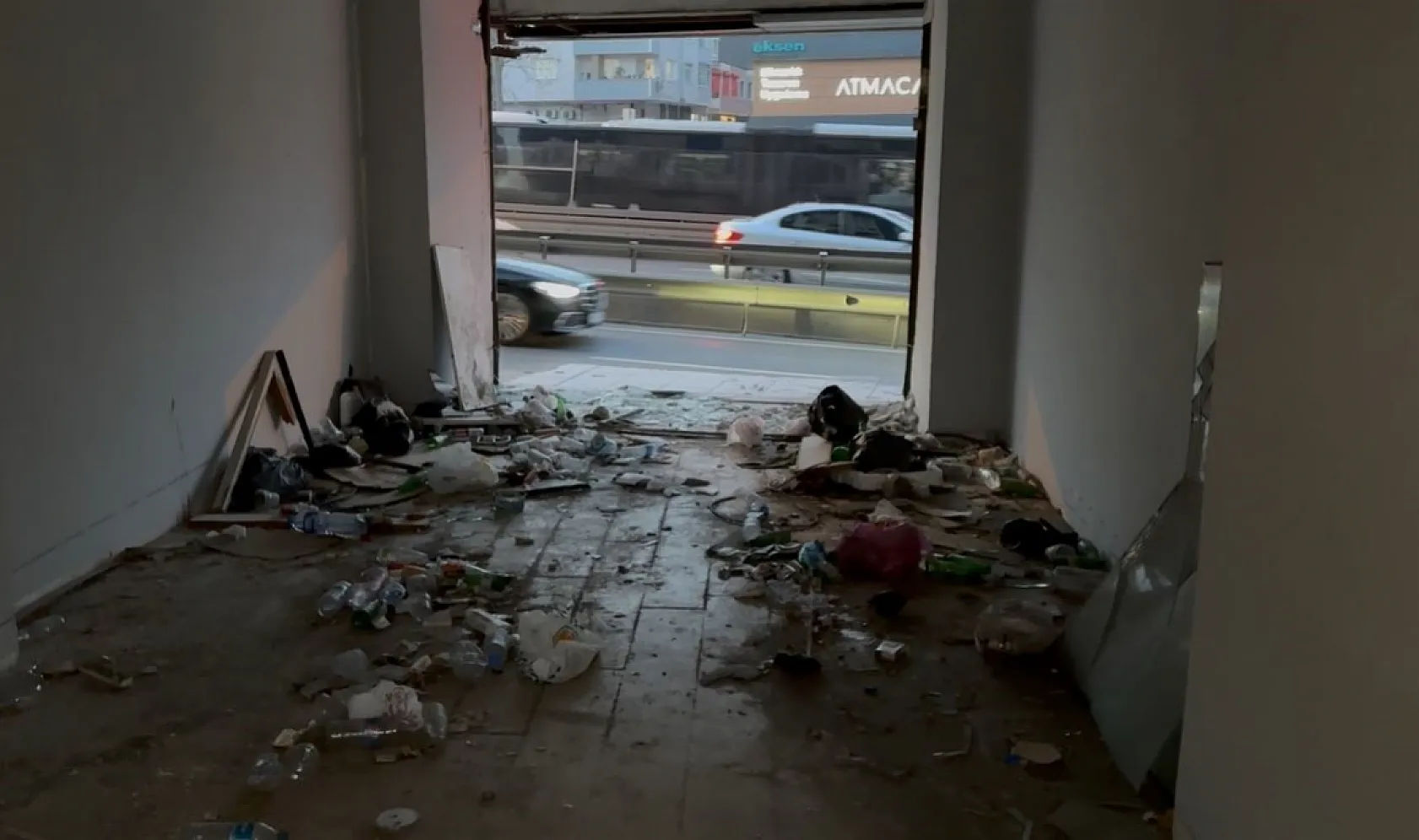 Madde bağımlısı anne, bebeğini metruk binada bıraktı