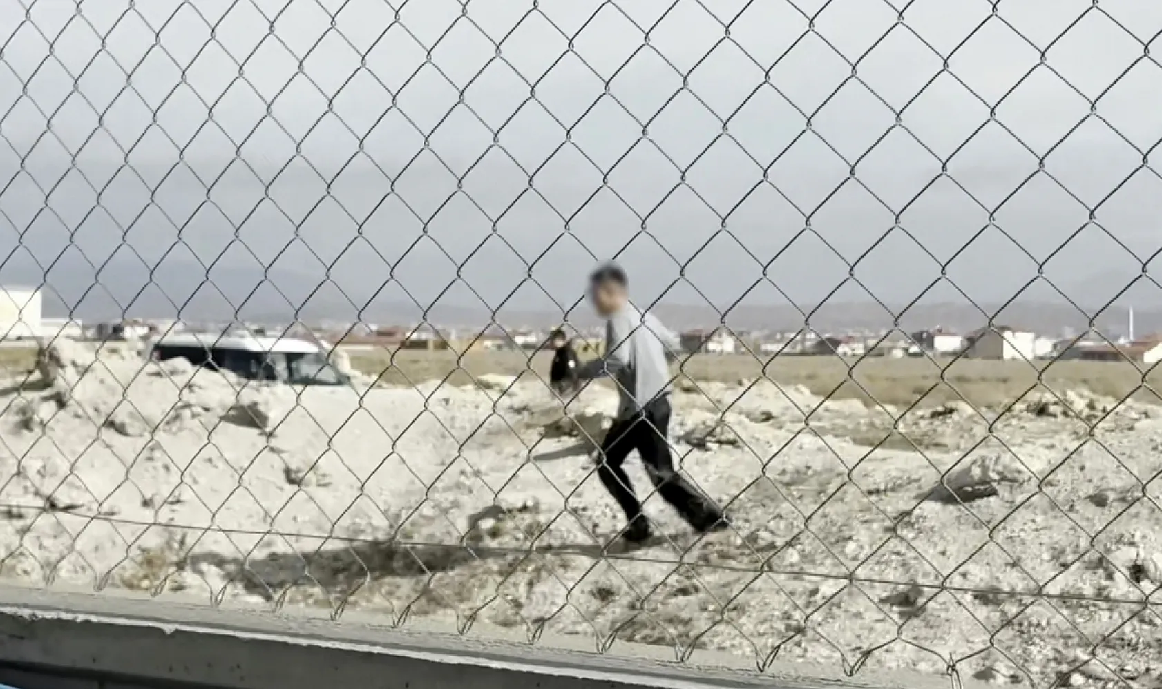 Önce motosikletiyle sonra yaya olarak kaçtı ama yakalanmaktan kurtulamadı