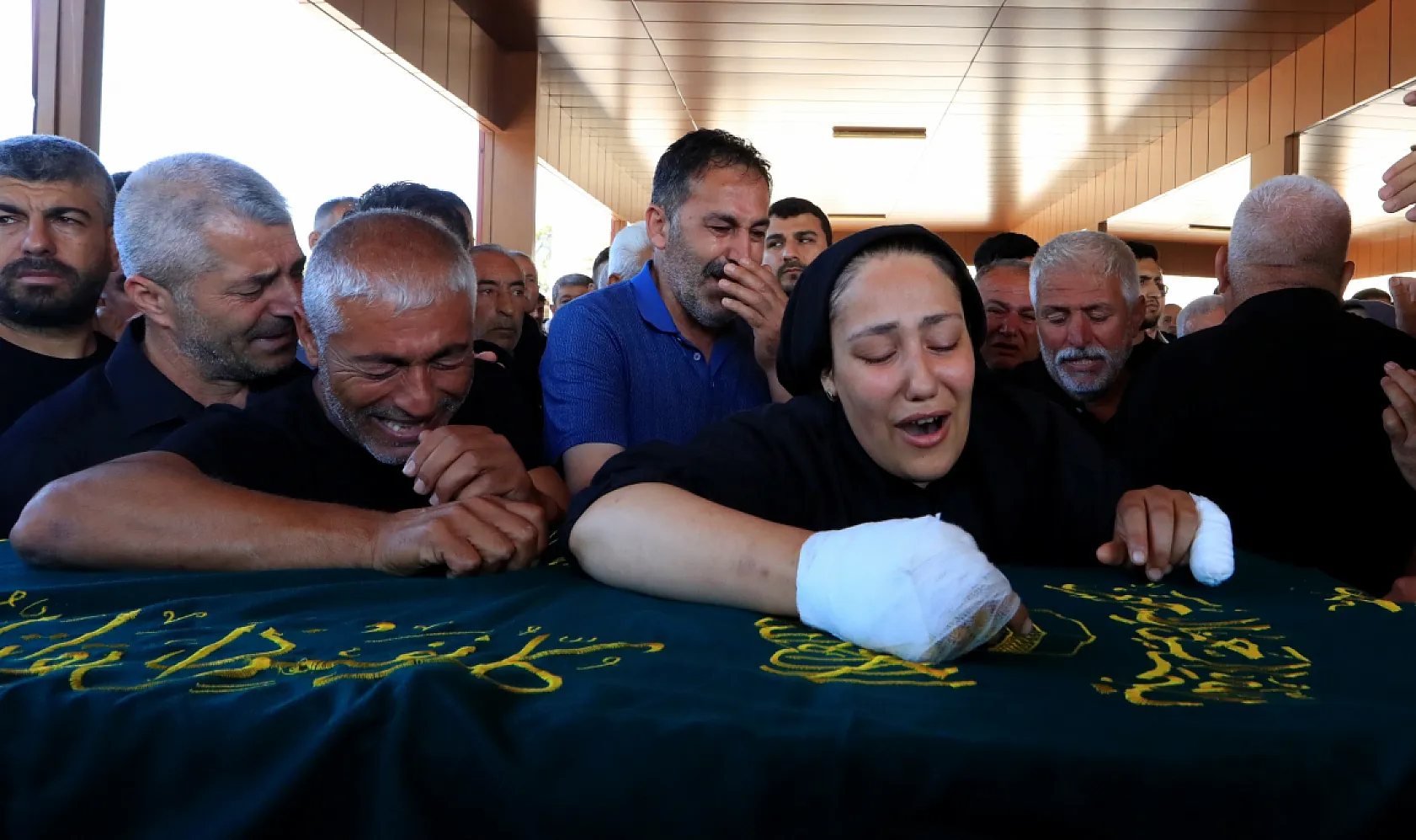 Bir mezarda iki acı: Baba ve 9 aylık oğlu aynı mezarda yan yana toprağa verildi