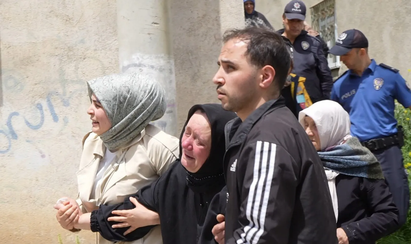 19 yaşındaki genç kız evinde ölü bulundu