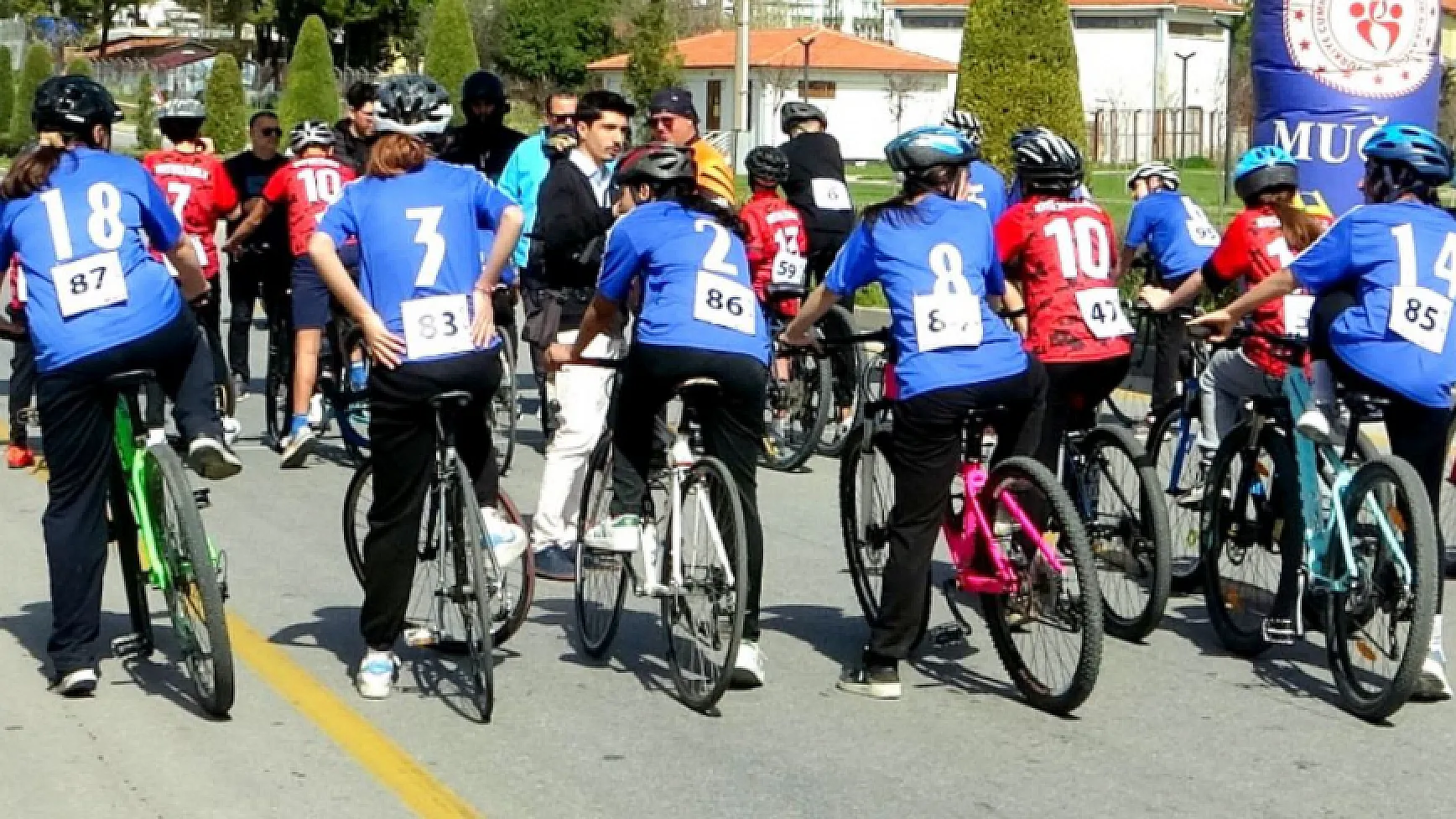 Okullar arası bisiklet yarışı gerçekleştirildi