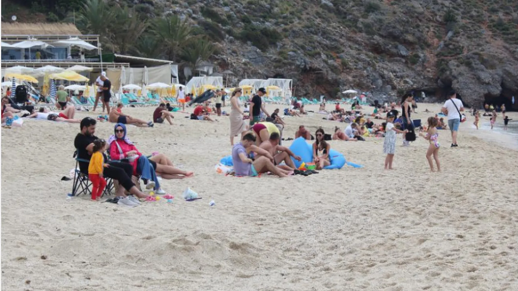 Vatandaşlar bayramın 3'üncü gününü plajda geçirdi