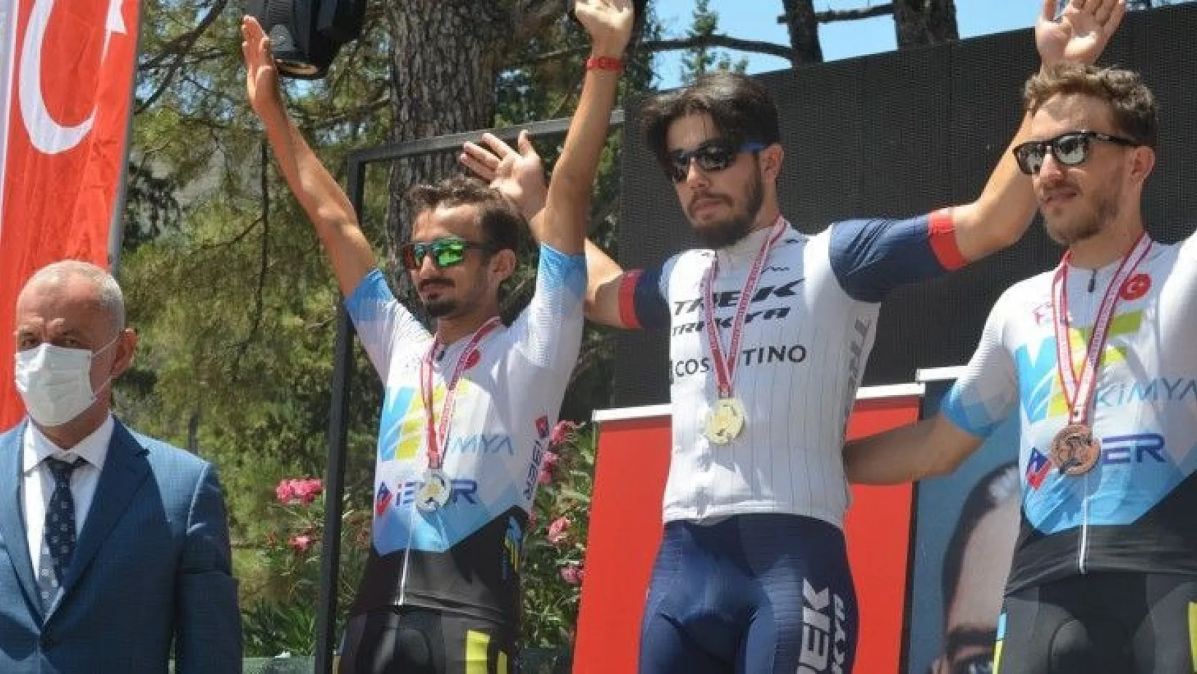 15 Temmuz Bisiklet Turnuvasında şampiyonlar madalyalarını aldı
