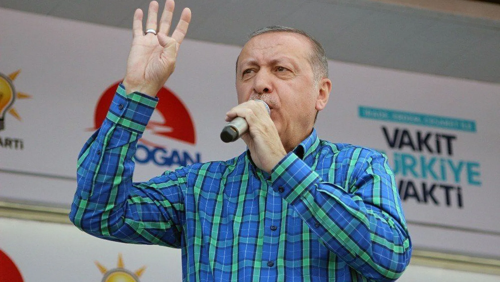 Cumhurbaşkanı Erdoğan: 'Biz yapacaklarımızı, onlar yıkacaklarını anlatıyor' (video)