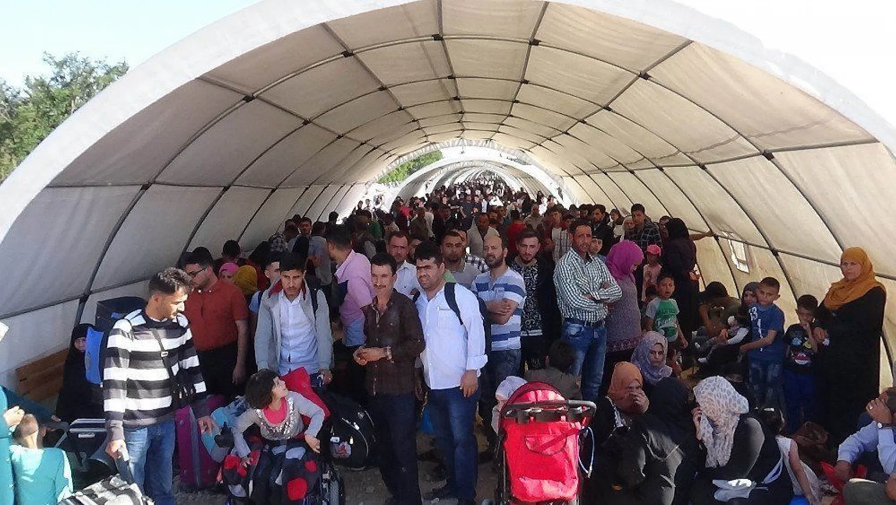 38 bin Suriyeli bayram için ülkesine gitti
