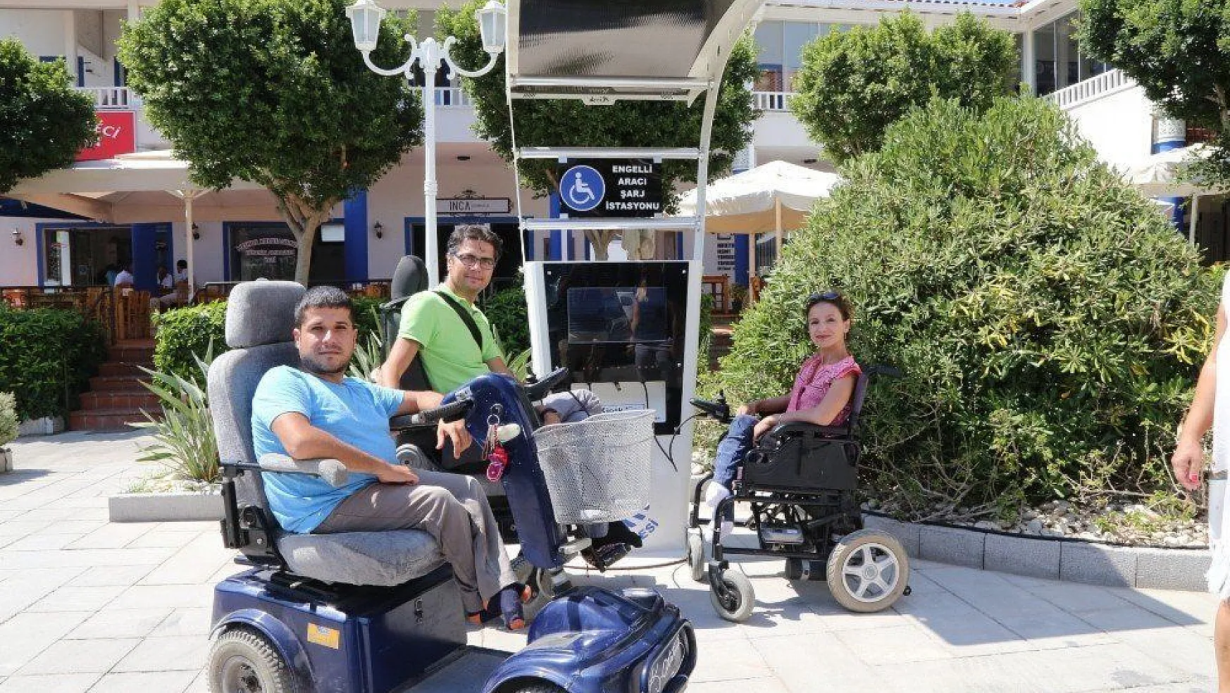 Akülü araç kullanan engelli vatandaşlara büyük kolaylık