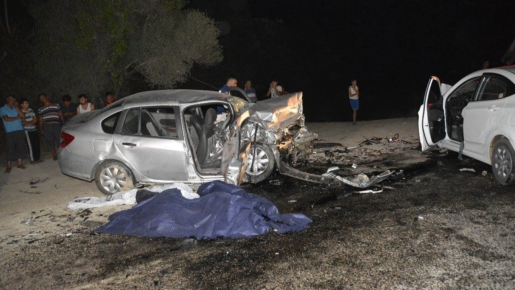 Seydikemer'de feci kaza: 2 ölü 4 Yaralı