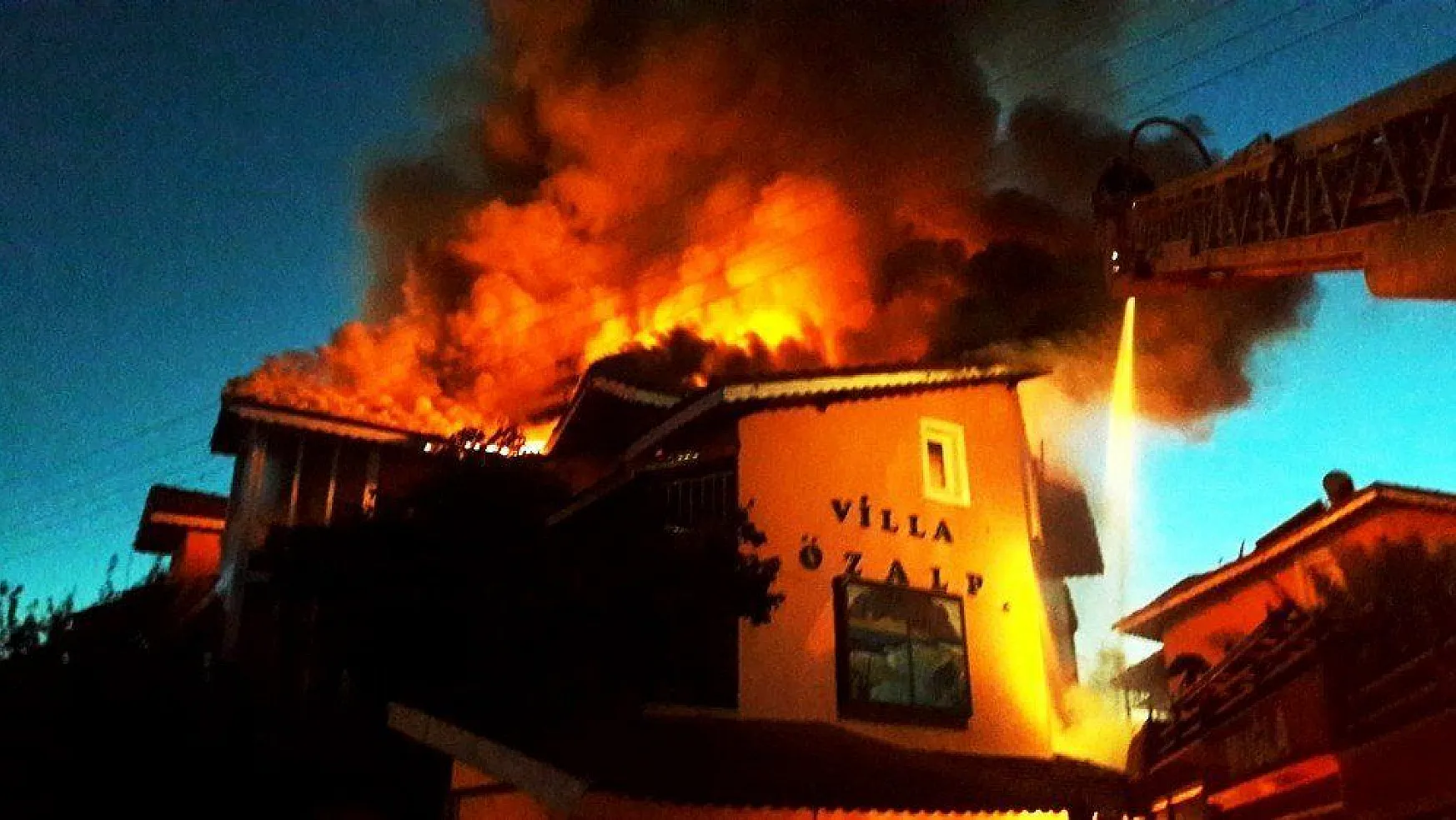 Dalyan'da otel yangını