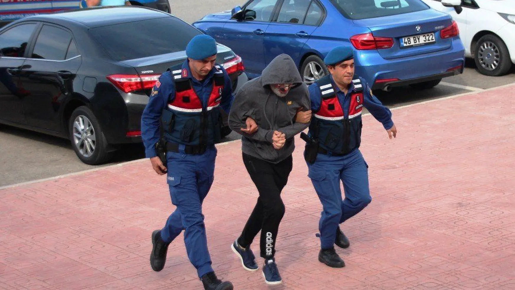 Eski eşinin evine zorla giren sunucu Murat Başoğlu adliyeye sevk edildi