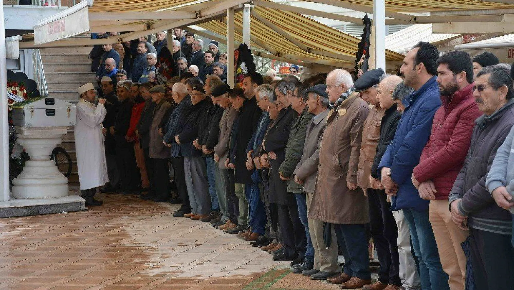 Ortaca'nın eski belediye başkanlarından Sadık Yalılı son yolculuğuna dualarla uğurlandı