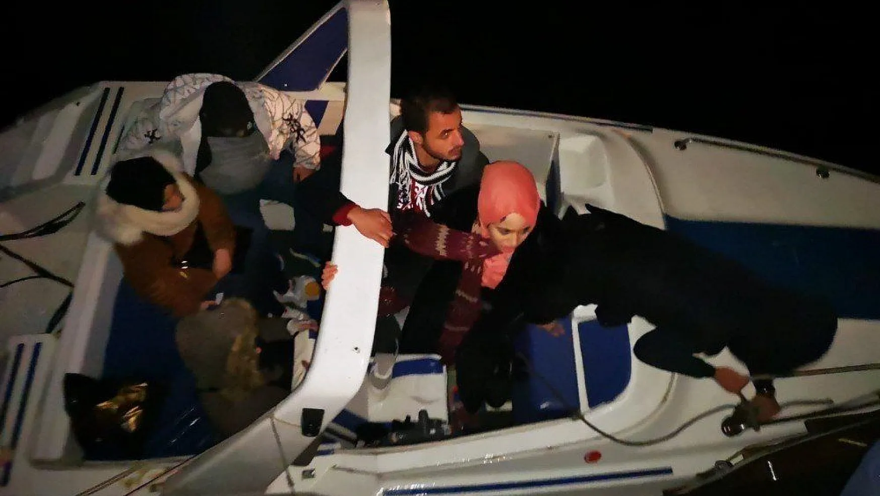 Tekneleri sürüklenen Filistinliler yakayı ele verdi