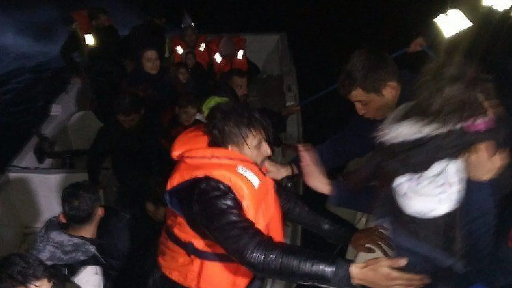 Sahil Güvenlik ekipleri mültecilere geçit vermedi