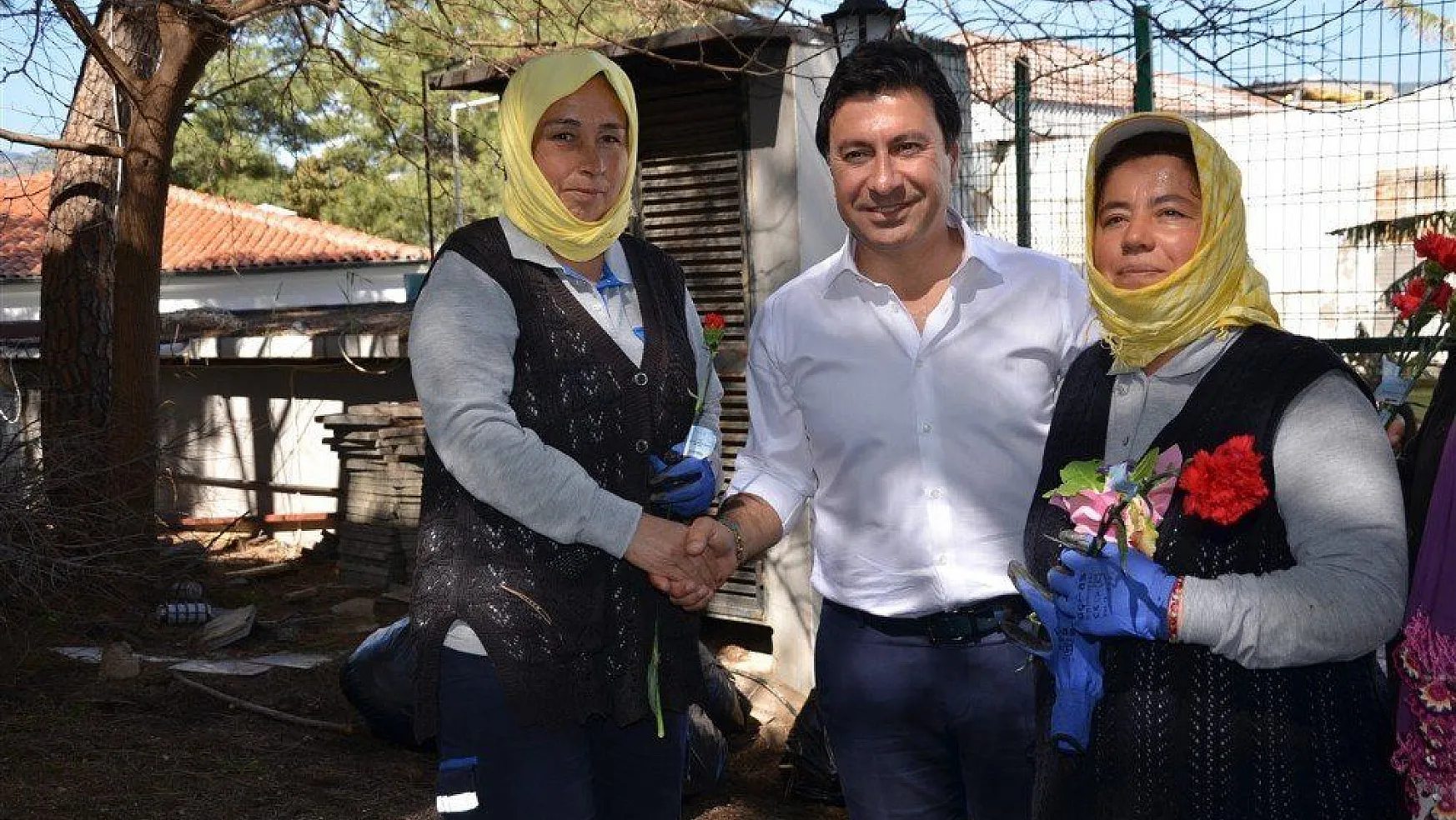 CHP adayı Aras kadınlara söz verdi, imza attı