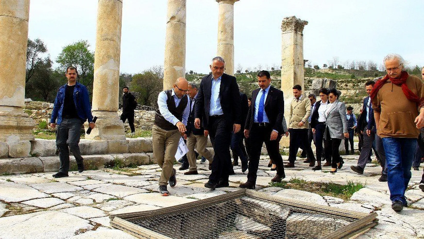 Kültür ve Turizm Bakanı Ersoy: 'Stratonikeia ikinci Efes olabilir'