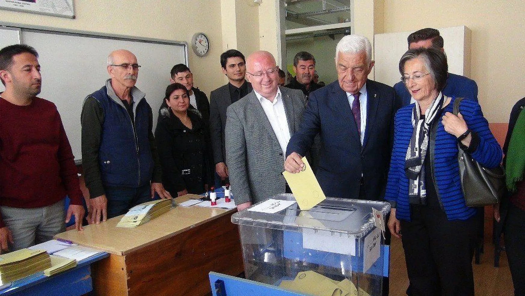 Muğla'da adaylar oylarını kullandı