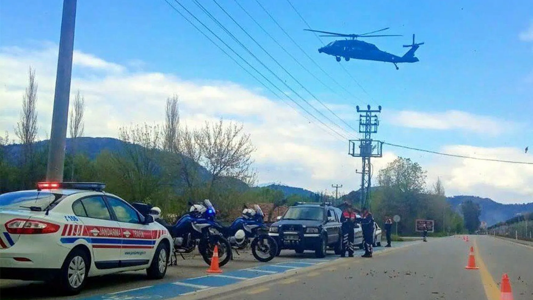 Jandarma'nın helikopterli trafik denetimleri sürüyor