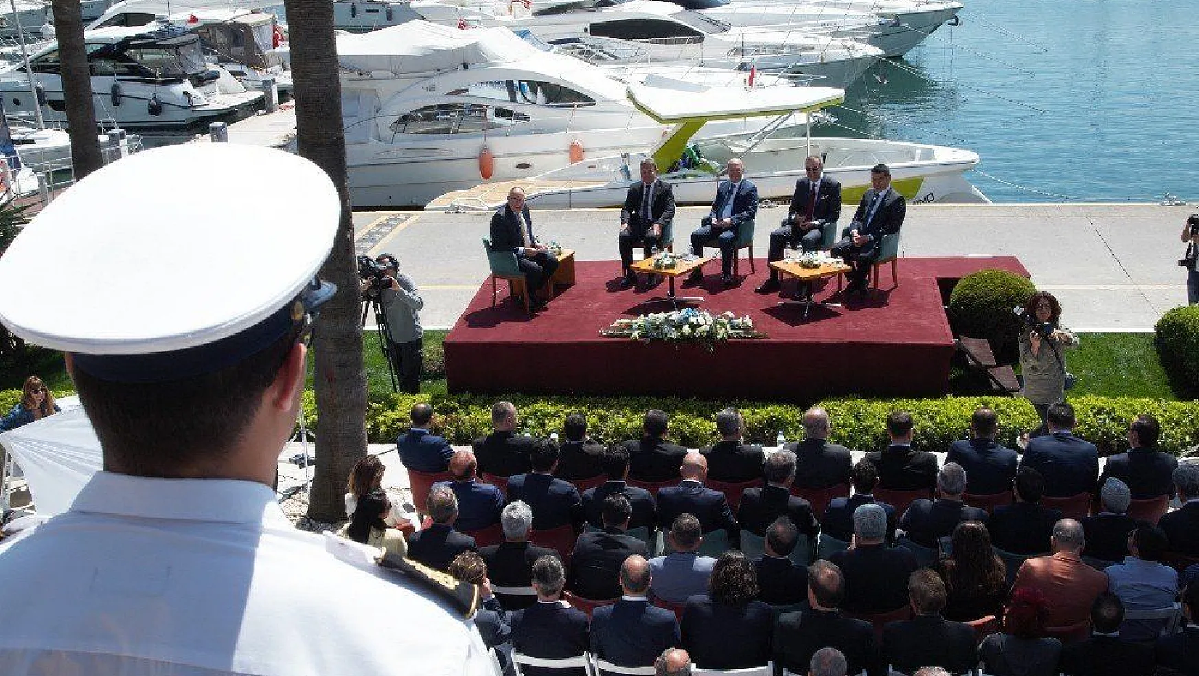 Marmaris'te 'Türk Denizciliğine Bakış' paneli
