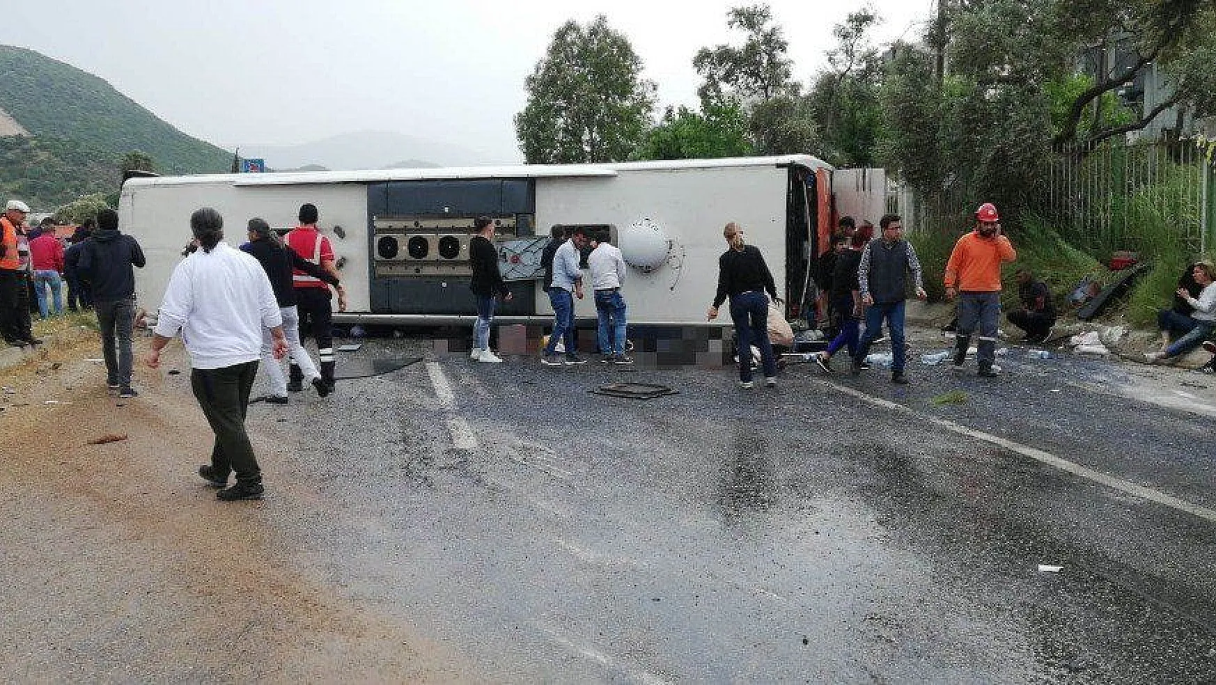 Milas'ta feci kaza: 2 ölü, 12 yaralı
