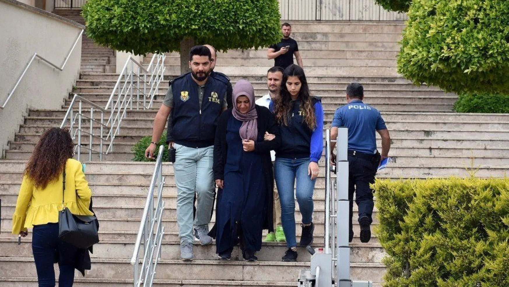 FETÖ/PDY üyeliğinden 6 yıl 3 ay hapis cezası bulunan kadın Marmaris'te yakalandı
