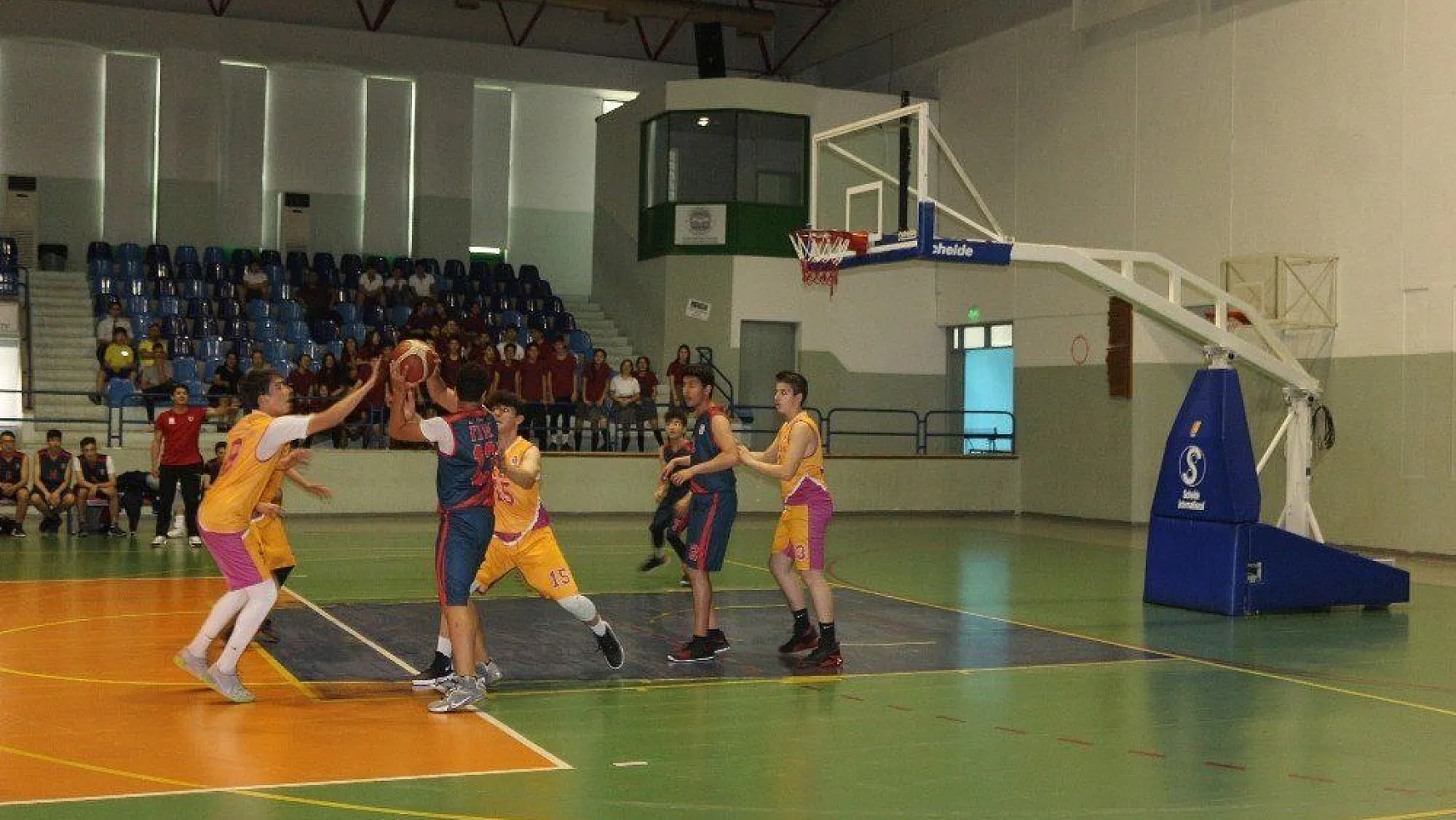 Muğla liseler arası basketbol turnuvası finali Marmaris'te yapıldı